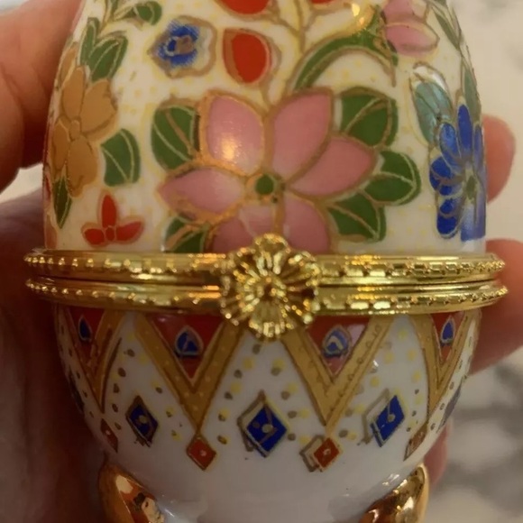 Vintage Egg Shaped Trinkets Set Of 2 Porcelain With Flowers - Picture 8 of 13